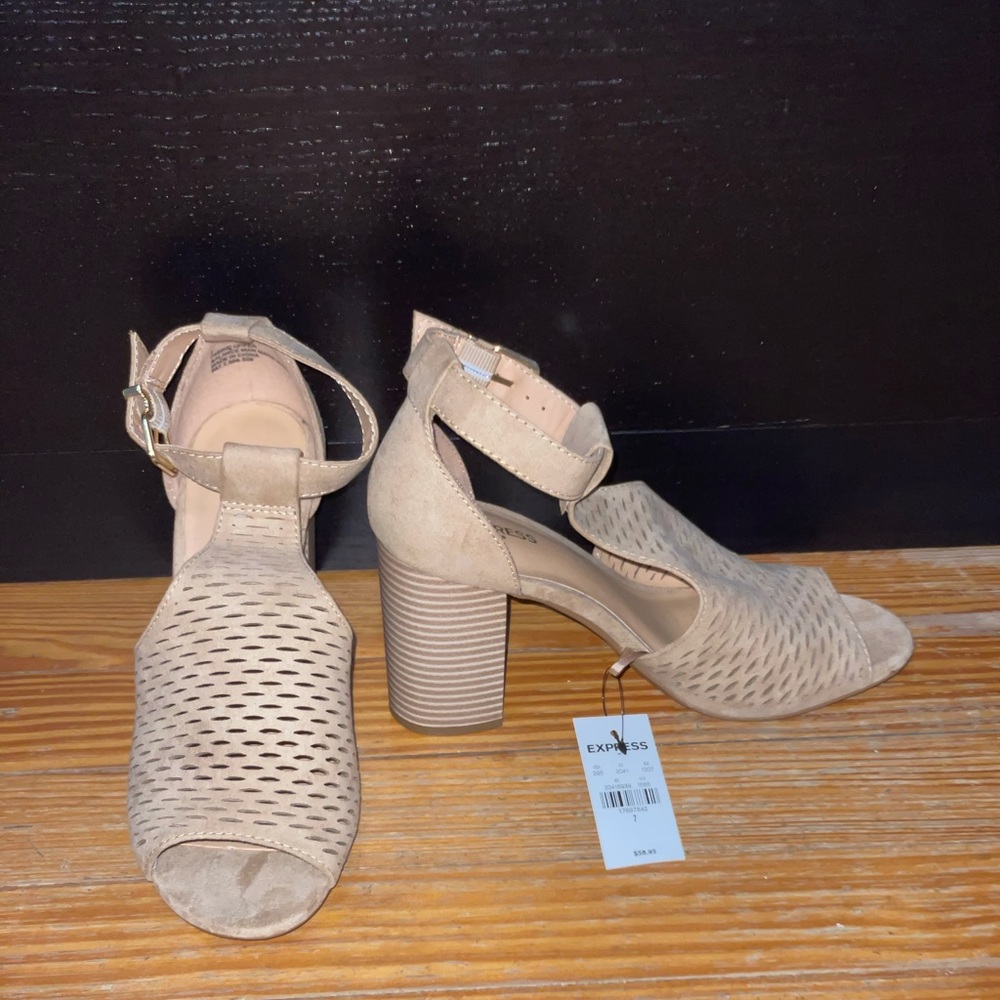 Express heels